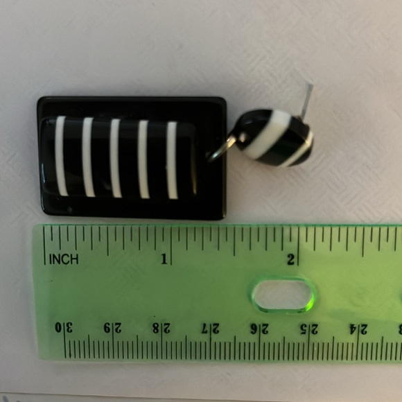 Lucite ring and earrings - Picture 9 of 10